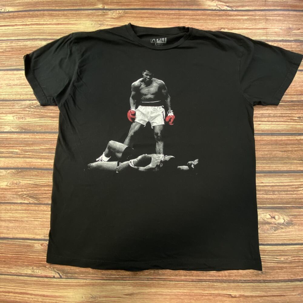 Muhammad Ali Graphic T-Shirt Mens XL Black Red Boxing Gloves Ali vs Liston Tee